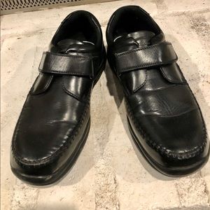 Walk-master by deer stags,Black 9.5W Velcro strap.